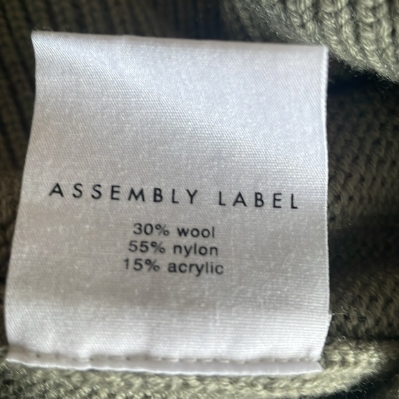 Assembly Label Green Sweater - Picture 5 of 5
